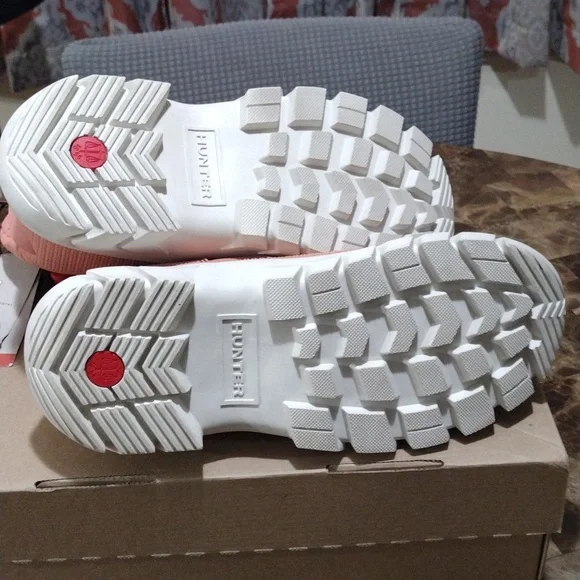 Hunter Pink Winter Boots - Picture 7 of 9